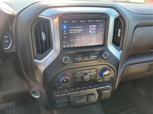 Used 2020 Chevrolet Silverado 1500 LTZ w/ Z71 Off-Road Package image 24