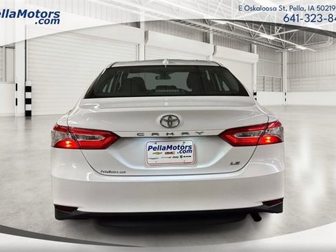 Used 2019 Toyota Camry LE image 4