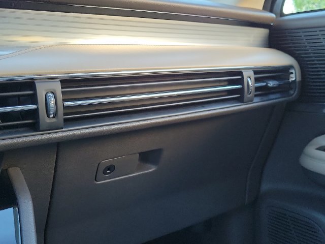 Certified 2022 Lincoln Corsair FWD w/ Equipment Group 101A image 30