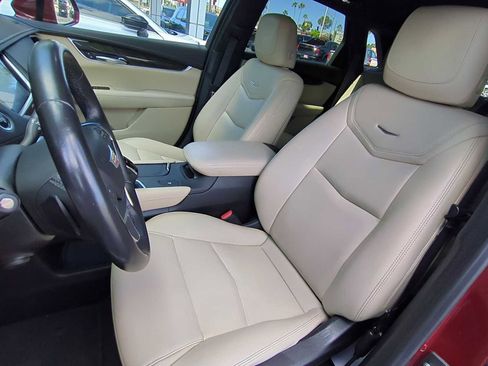 Used 2018 Cadillac XT5 FWD image 22