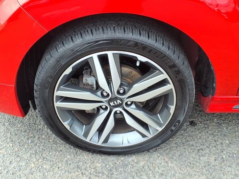 Used 2019 Kia Soul + FWD image 10
