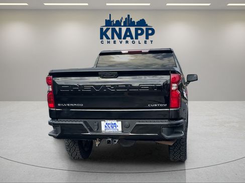 Used 2022 Chevrolet Silverado 1500 Custom Trail Boss AWD/4WD image 4