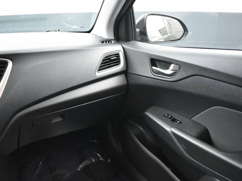 Used 2022 Hyundai Accent SE image 17