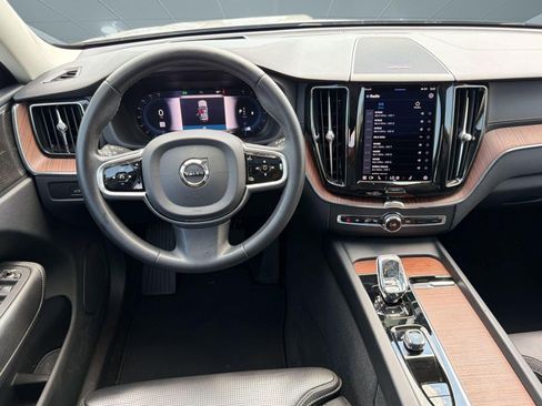 Used 2023 Volvo XC60 B5 Ultimate image 26