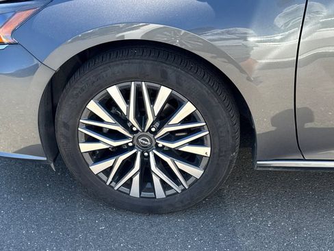 Certified 2025 Nissan Altima 2.5 SV FWD image 4