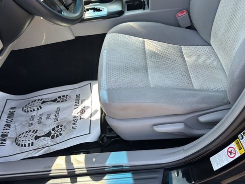 Used 2013 Toyota Camry LE FWD image 20