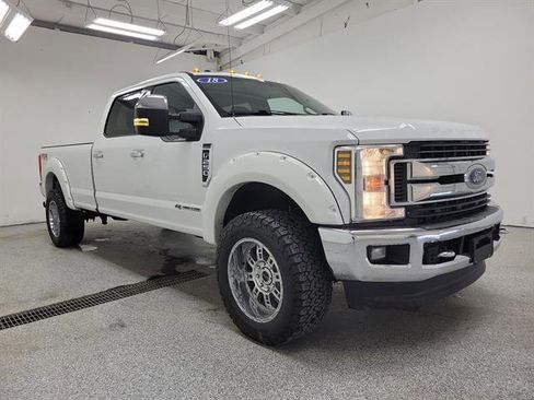 Used 2018 Ford F250 XLT w/ XLT Premium Package image 2