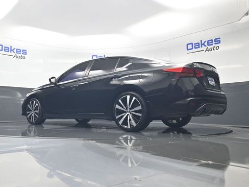 Used 2022 Nissan Altima 2.5 SR FWD image 40