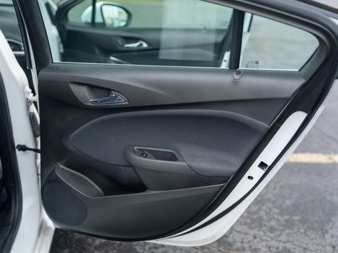 Used 2017 Chevrolet Cruze LT w/ Convenience Package FWD image 13