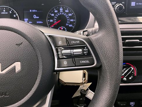 Used 2023 Kia Seltos LX image 18