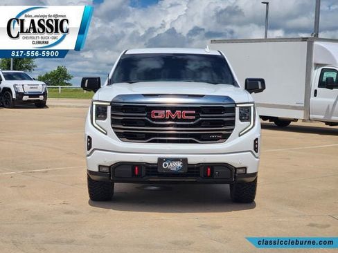Used 2024 GMC Sierra 1500 AT4 w/ AT4 Preferred Package AWD/4WD image 5