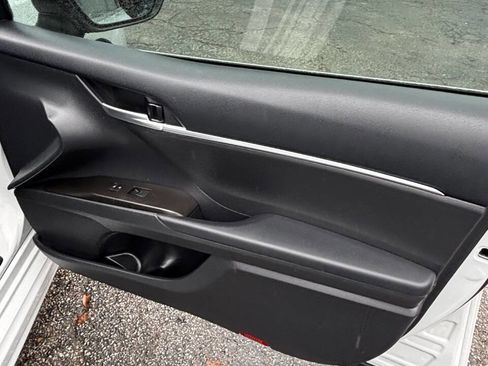 Used 2024 Toyota Camry SE image 20