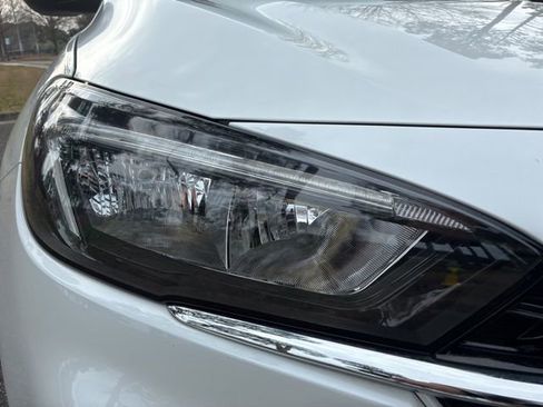 Used 2022 Buick Encore GX Select w/ Sport Touring Package image 8