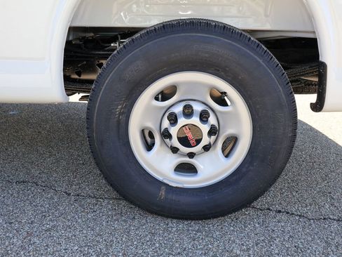 New 2026 GMC Savana 2500 image 25