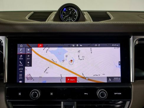 Certified 2023 Porsche Macan S w/ Premium Package Plus image 15