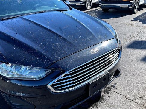 Used 2020 Ford Fusion SE FWD image 3