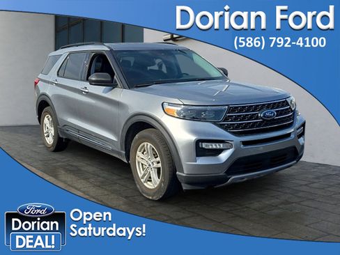 Used 2024 Ford Explorer XLT w/ Equipment Group 202A AWD/4WD image 1