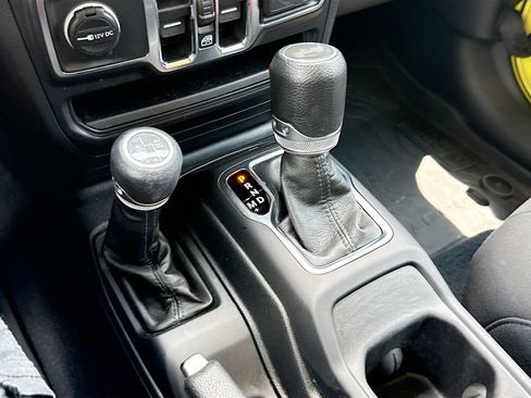 Used 2023 Jeep Wrangler Unlimited w/ Convenience Group AWD/4WD image 17