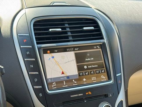 Used 2017 Lincoln MKX Reserve w/ Lincoln MKX Climate Package image 25