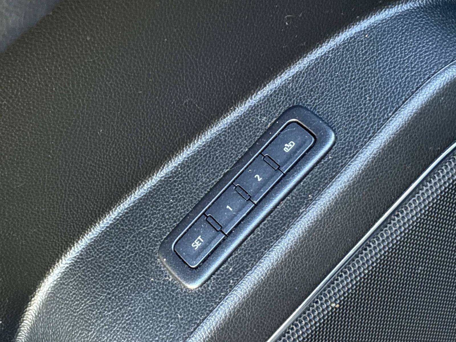Used 2019 GMC Yukon XL SLT AWD/4WD image 14