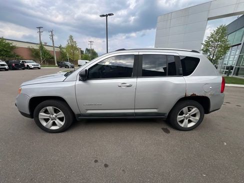 Used 2011 Jeep Compass Latitude AWD/4WD image 23