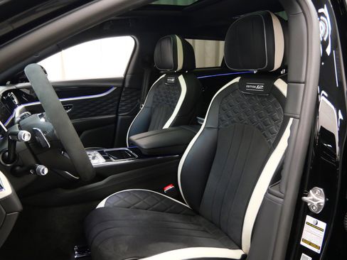 Used 2024 Bentley Flying Spur W12 image 25