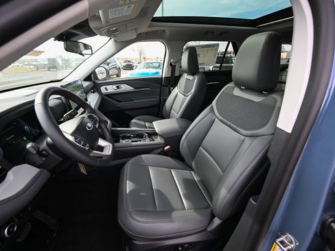 New 2026 Ford Explorer Active w/ Active Comfort Package image 17