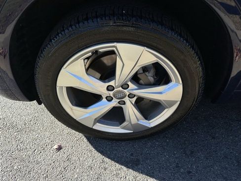 Used 2021 Audi Q5 Prestige w/ Prestige Package image 30