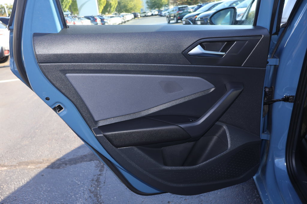 Used 2025 Volkswagen Jetta SEL FWD image 15