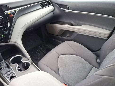 Certified 2022 Toyota Camry LE image 16
