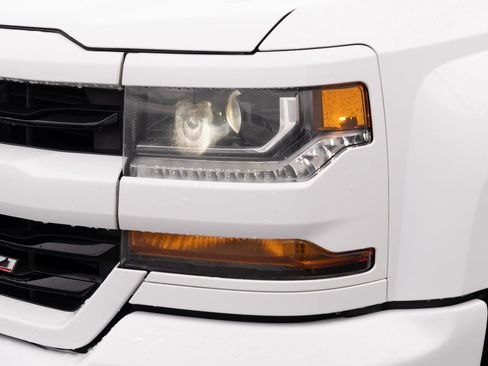 Used 2018 Chevrolet Silverado 1500 LT image 19