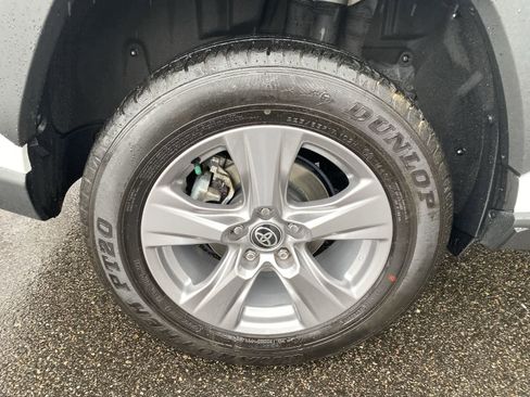 Used 2025 Toyota RAV4 XLE w/ Convenience Package image 18