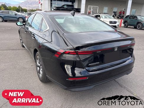 Used 2023 Honda Accord EX image 12