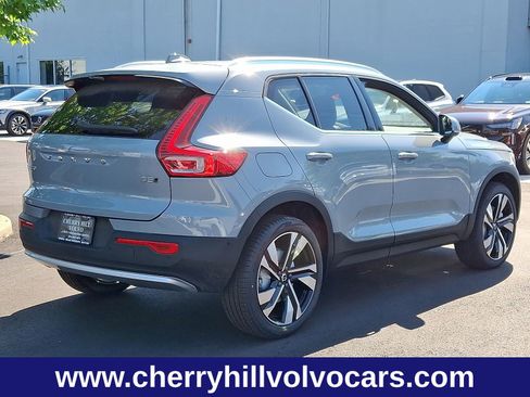 New 2025 Volvo XC40 B5 Ultra w/ Protection Package Premier image 7