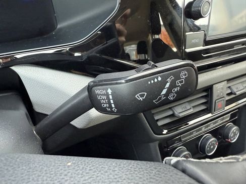 Used 2024 Volkswagen Taos S image 21