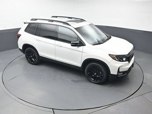 Certified 2024 Honda Passport Black Edition image 43
