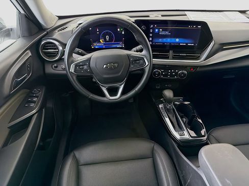 Used 2025 Chevrolet Trax ACTIV w/ Driver Confidence Package FWD image 24
