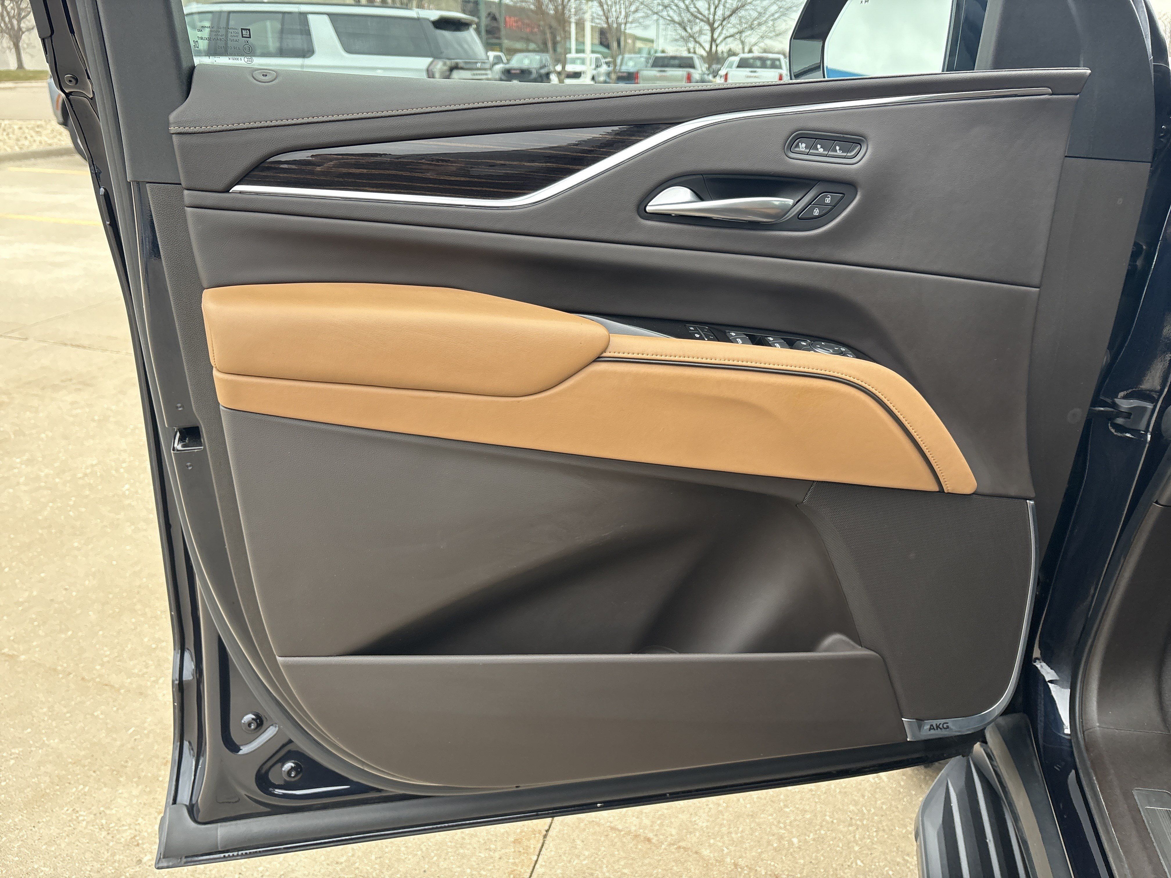 Used 2021 Cadillac Escalade Sport w/ Driver Assist Tech Package AWD/4WD image 9