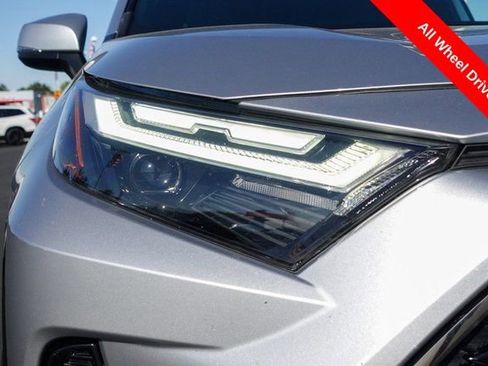 Used 2022 Toyota RAV4 SE image 7