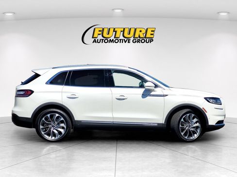 Used 2022 Lincoln Nautilus Reserve AWD/4WD image 3
