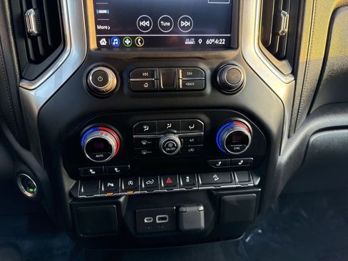 Used 2022 Chevrolet Silverado 1500 LT w/ Z71 Off-Road Package image 19