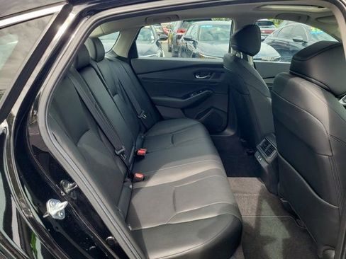Used 2025 Honda Accord Touring image 2