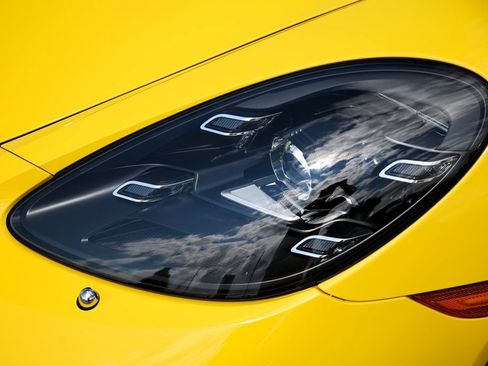 Certified 2024 Porsche 718 Boxster RWD image 10