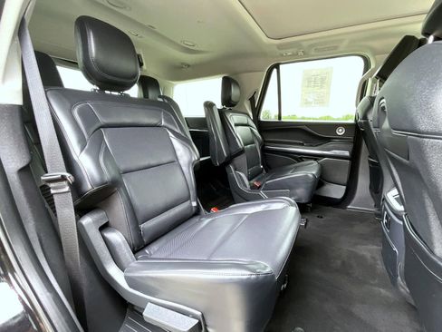 Used 2025 Lincoln Navigator Reserve AWD/4WD image 21