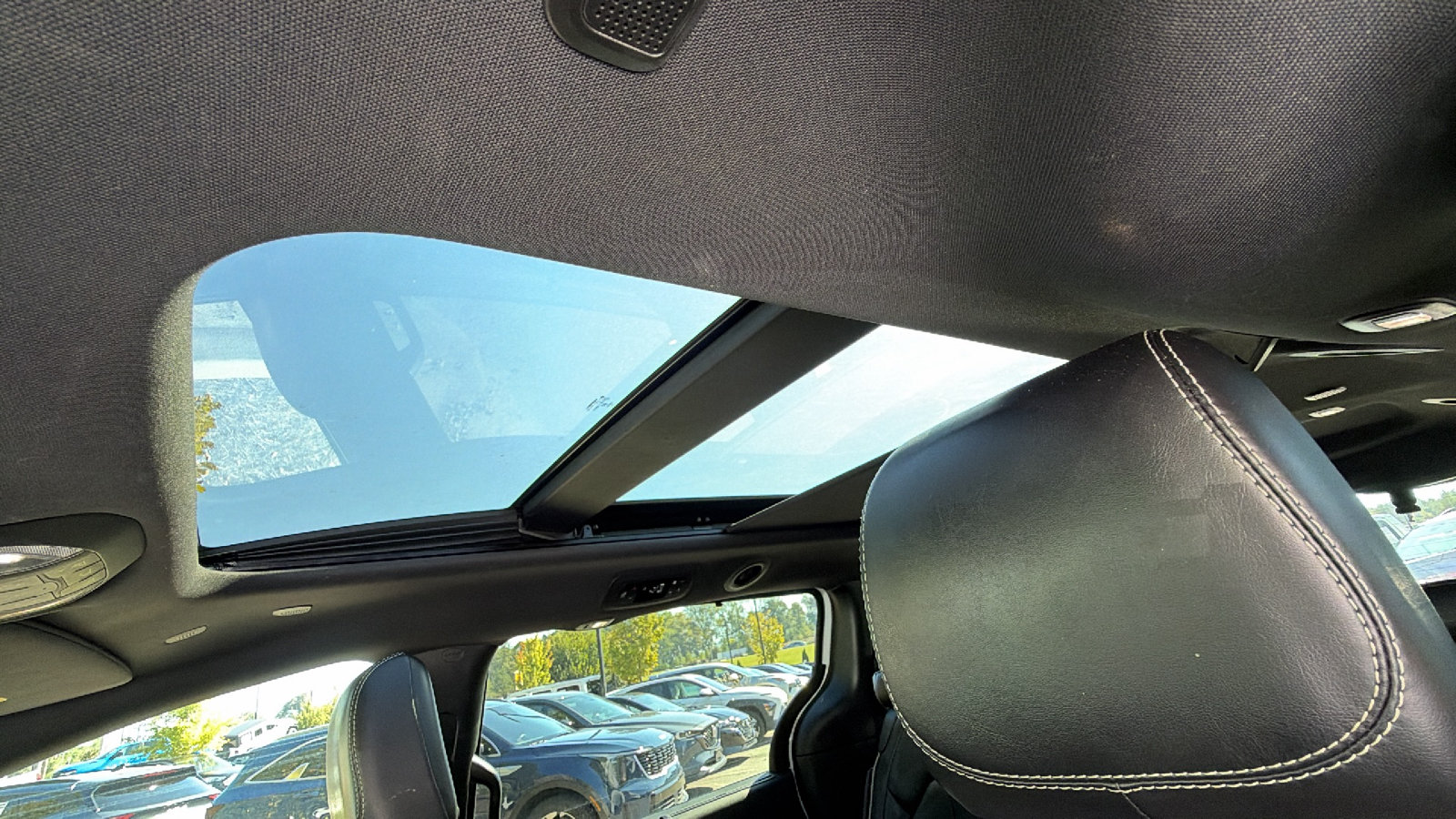 Used 2025 Chrysler Pacifica Limited FWD image 18