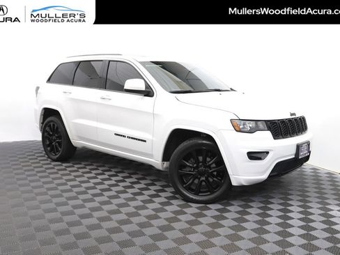 Used 2017 Jeep Grand Cherokee Altitude AWD/4WD image 1