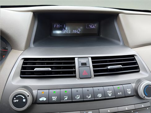 Used 2010 Honda Accord LX-P image 19
