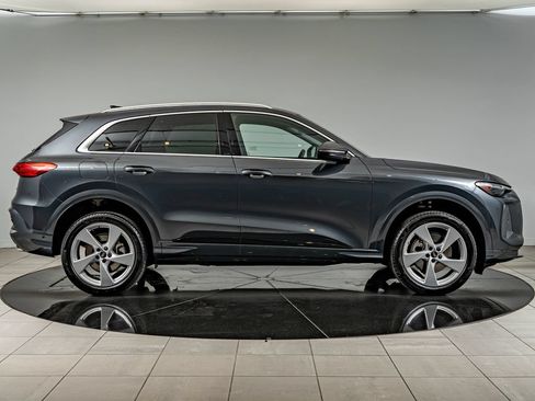 Certified 2025 Audi Q5 Premium Plus w/ Premium Plus AWD/4WD image 4
