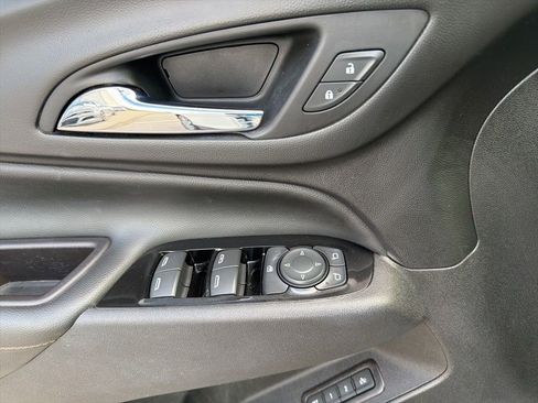 Certified 2022 Chevrolet Equinox Premier FWD image 34