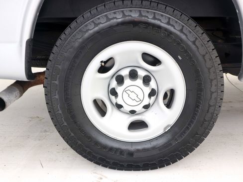 Used 2017 Chevrolet Express 2500 LS image 30